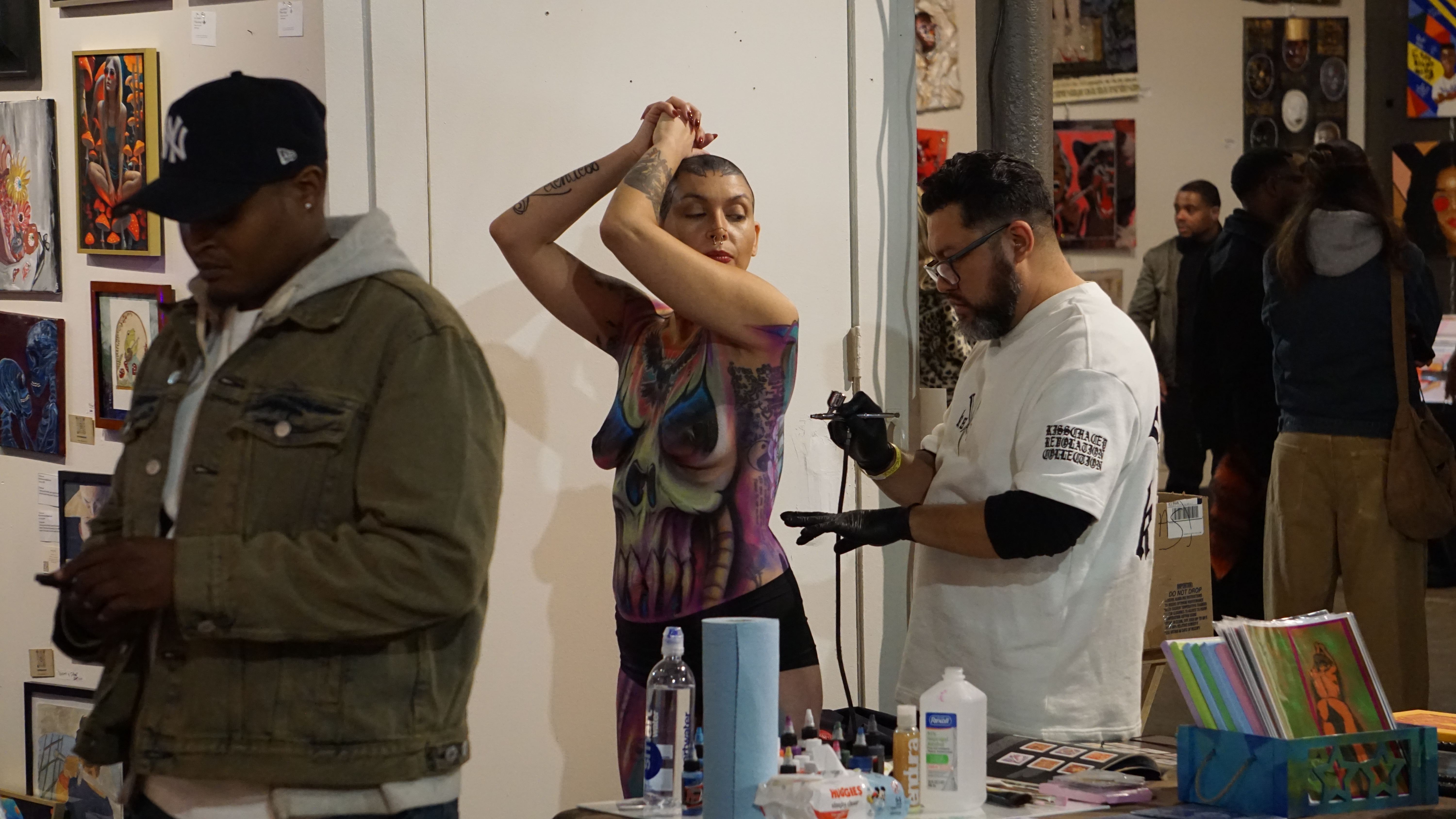 Live Body Painter